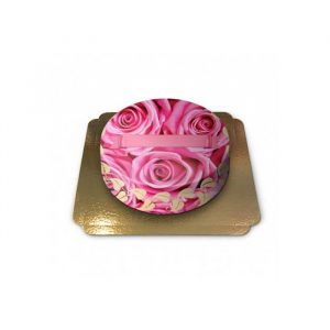 Cake decorated with roses
