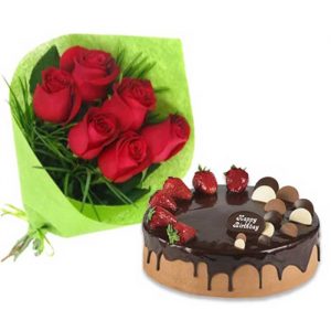 Red Roses with Choco Strawberry Cake