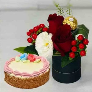 Box of Roses With Butter Sponge Cake