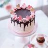 Dripping Red Velvet Cream Cake Half Kg